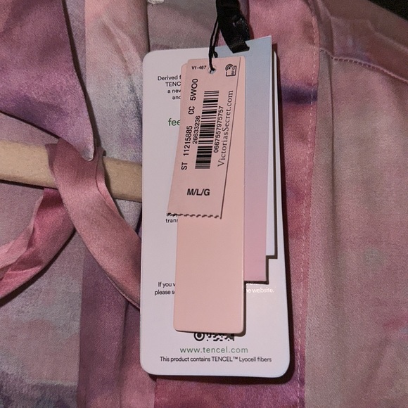 Victoria Secret Robe - Picture 2 of 2